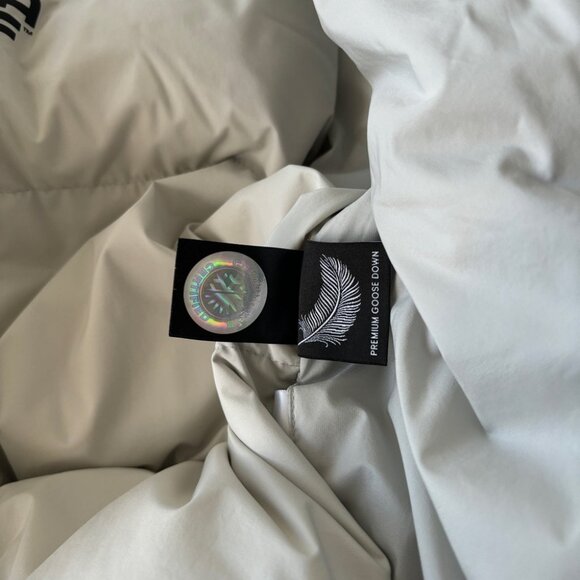 Aritzia TNA the Mega Puff Short Jacket - Picture 9 of 14